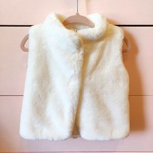 💲⬇️💖Baby Girls White Faux Fur Vest